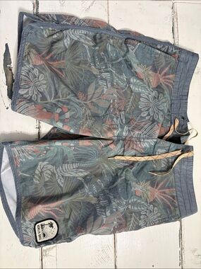Men’s Howler Brothers board shorts